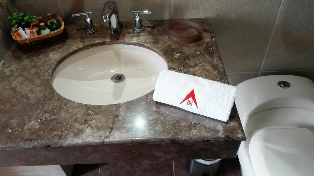 La Aurora Hotel Huaraz  Room photo